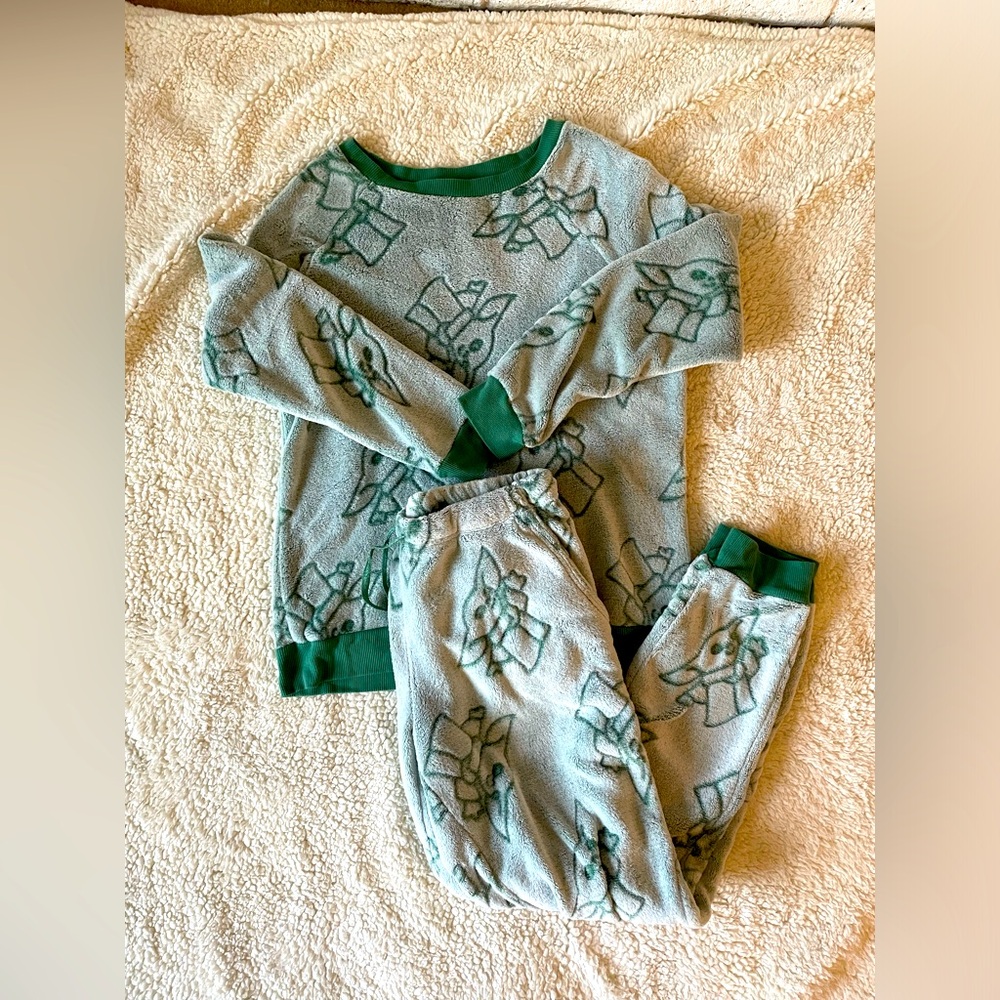 Disney Green Mandalorian Grogu Soft Plush Matching Pajama Set, Size M